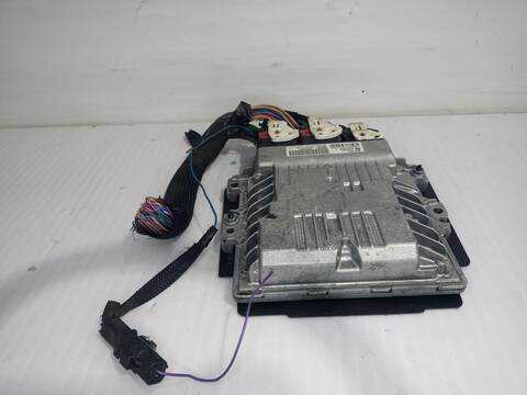 Foto 3ª: Centralita Motor ECU Peugeot 3008 STYLE 114CV 84KW [9HD] (2014)