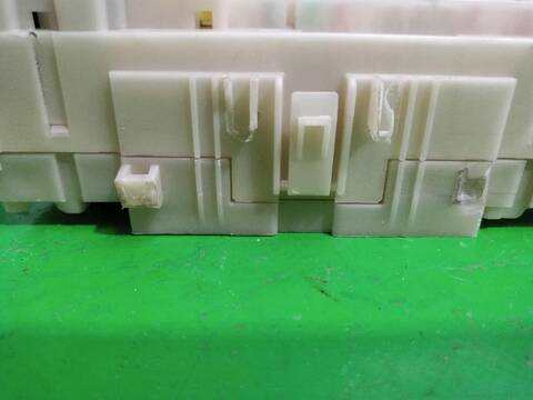 Foto 2ª: Caja Reles Fusibles Nissan Qashqai 1.3 DIG-T 140CV [HR13DDT] (2013)