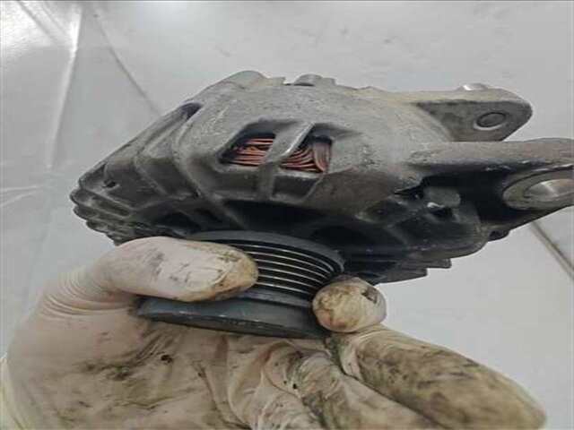 Foto 3ª: Alternador Ford S Max 2.0 TREND (03.2010- ) [2.0 LTR. - 103 KW TDCI CAT] (CA1)(2006 _)