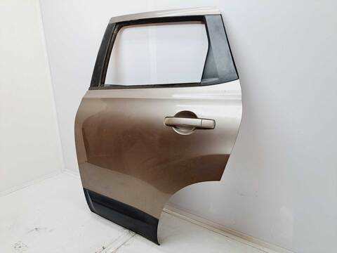 Foto 4ª: Puerta Trasera Izquierda Nissan Qashqai TEKNA 110CV 81KW [K9K] (2010)