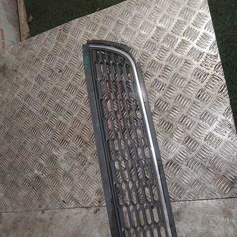 Foto 3ª: Rejilla Delantera Volkswagen Polo ADVANCE 90CV 66KW [CAY] (2012)