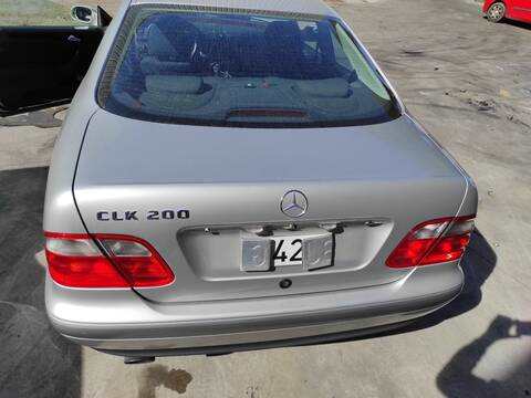 Foto 2ª: Portón Mercedes Clase CLK 200 2.0 G 163CV 120KW BM 208) COUPE 111945 (1998)