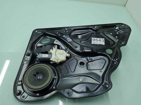 Foto 2ª: Elevalunas Manual Trasero Derecho Volkswagen Passat ADVANCE BERLINA 140CV 103KW [BKP] (2006)