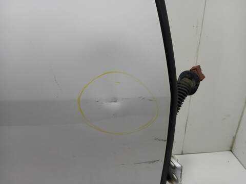 Foto 3ª: Puerta Trasera Derecha Dacia Duster K9K612 (2015)