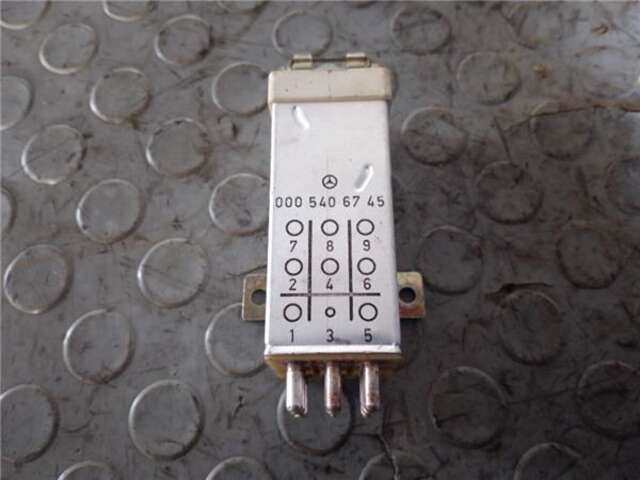 Caja Reles Fusibles Mercedes Clase C 160 2.8 280 (202.028) [2.8 LTR. - 142 KW 24V CAT]