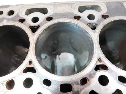 Bloque Motor Ford Transit 105 CV 77KW