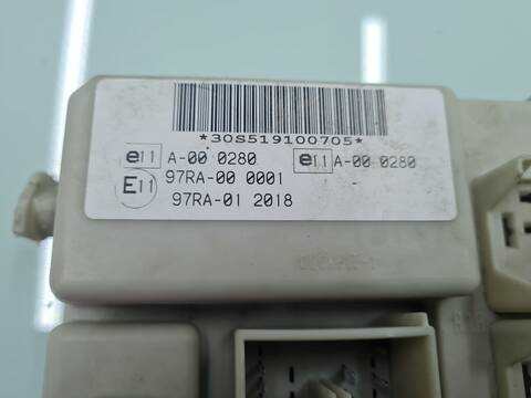 Foto 3ª: Caja Reles Fusibles Ford Focus ST BERLINA 226CV 166KW (2006)