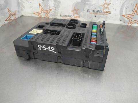 Foto 2ª: Caja Reles Fusibles Peugeot 308 PREMIUM 120CV 88KW [5FW] (2007)