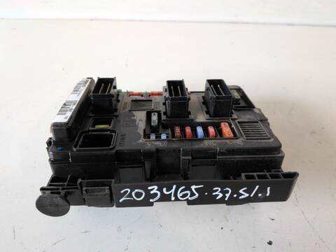 Foto 3ª: Caja Reles Fusibles Citroen C3 8HX (2005)