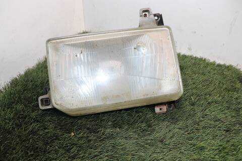 Faro Derecho Nissan Terrano 2.7 TD 99CV 73KW