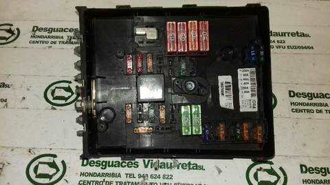 Foto 1ª: Caja Reles Fusibles Volkswagen Golf GT SPORT BERLINA 105CV 77KW [BXE] (2007)