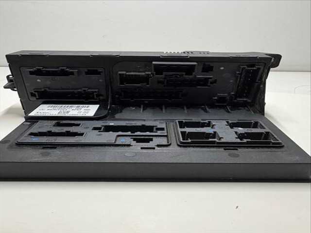 Caja Reles Fusibles Mercedes Clase E 180 OM647961 BERLINA