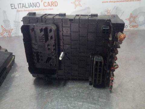 Foto 4ª: Caja Reles Fusibles Volkswagen Passat SPORTLINE BERLINA 140CV 103KW [BKP] (2009)
