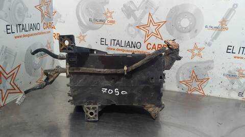Foto 3ª: Caja Reles Fusibles Toyota Land Cruiser 3.0 D-4D GX 163CV 120KW [1KDFTV] (2004)
