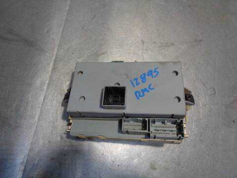 Foto 2ª: Caja Reles Fusibles Fiat Punto 1.2 8V BERLINA 60CV 44KW [188A4000] (2001)