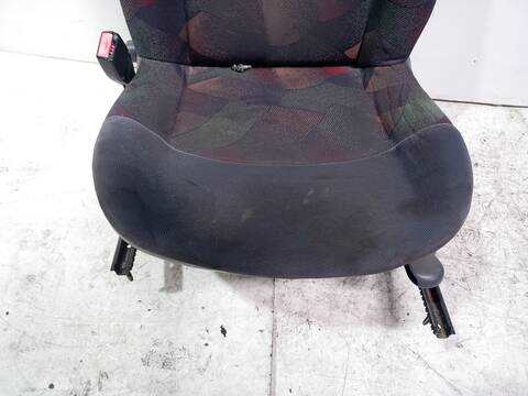 Foto 2ª: Asiento Delantero Izquierdo Renault Clio 1.2 58CV 43KW (2000)