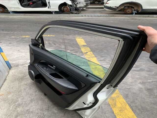 Foto 3ª: Puerta Delantera Derecha Ssangyong Rexton 2.0 CRDI 155CV 0CV [671960] (2013)