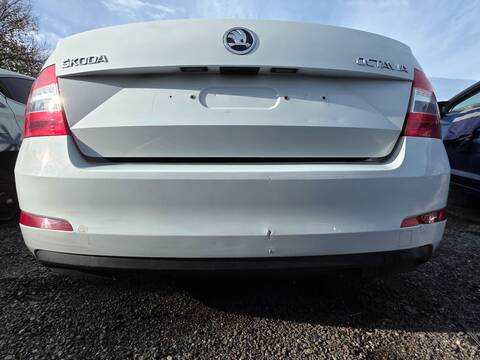 Paragolpes Trasero Skoda Octavia AMBITION 110CV 81KW