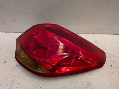 Foto 3ª: Piloto Trasero Derecho Opel Astra COSMO 1.7 16V CDTI 125CV (2009)
