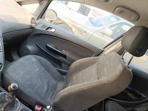 Foto 1ª: Asiento Delantero Derecho Opel Corsa A14XER (2011)