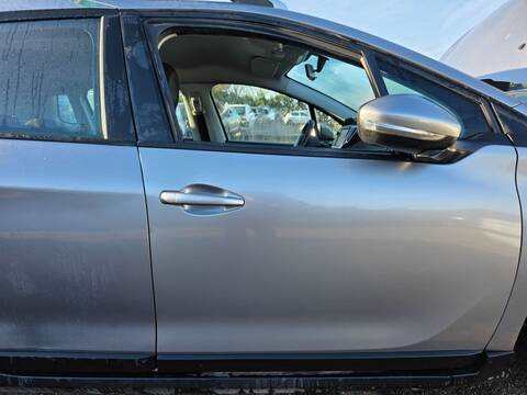 Foto 1ª: Puerta Delantera Derecha Peugeot 2008 STYLE 82CV 60KW (2015)
