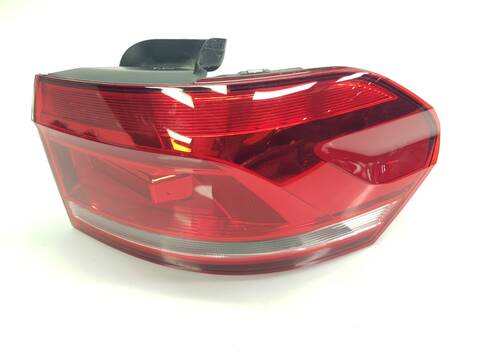 Foto 3ª: Piloto Trasero Derecho Volkswagen Touran ADVANCE BMT (2015)