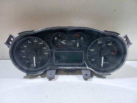Foto 1ª: Cuadro de Instrumentos Iveco Daily FG 33 S ... V BATALLA 3520 116CV 85KW FURGON [F1AGL4114H] (2018)