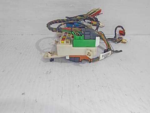 Foto 2ª: Caja Reles Fusibles Ford Focus TREND 101CV [HWDA] (2004)