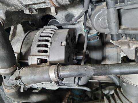 Foto 1ª: Alternador Mercedes Clase A 140 A 200 CDI - D 176.008) 136CV 100KW [OM 651.930] (2014)