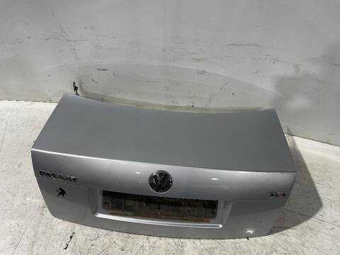 Portón Volkswagen Passat ADVANCE 131CV