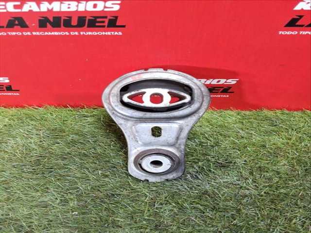 Foto 1ª: Soporte Cambio Renault Master 2.3 DCI 125 FWD FV0C FV0D FV0G FV0H FV0J FV0K) 125CV 92KW FURGONETA [M9T 670,M9T 672,M9T 676,M9T 678,M9T 680,M9T 870,M9] (2013)