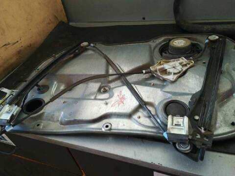 Foto 4ª: Elevalunas Eléctrico Delantero Izquierdo Seat Ibiza 100CV 74KW