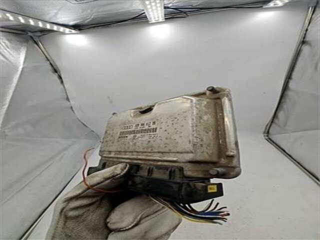 Foto 3ª: Centralita Motor ECU Audi A3 1.9 TDI ATTRACTION [1.9 LTR. - 81 KW TDI] [ASV]