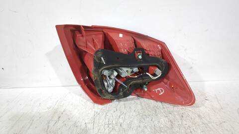 Foto 3ª: Piloto Trasero Derecho Toyota Auris 1.6 ZRE151_) 124CV 91KW [1ZR-FE] (2007)