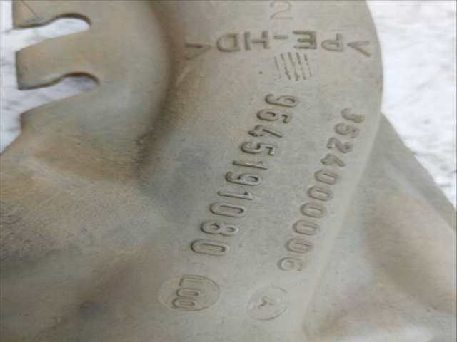 Foto 4ª: Deposito Limpiaparabrisas Citroen Berlingo 59CV 43KW [WJY] (2003)