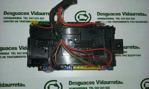 Foto 2ª: Caja Reles Fusibles Mercedes Clase V 200 V 200/220 CDI 250 CDI/BT AVANTGARDE 447.813) 163CV 120KW (2014)