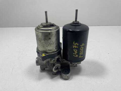 Foto 2ª: Bomba Freno Toyota Prius 2ZR (2013)