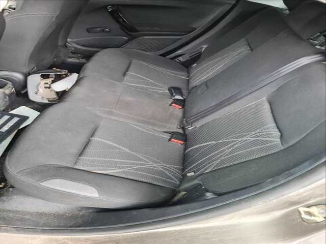 Asientos Traseros Peugeot 208 ACTIVE 82CV 60KW