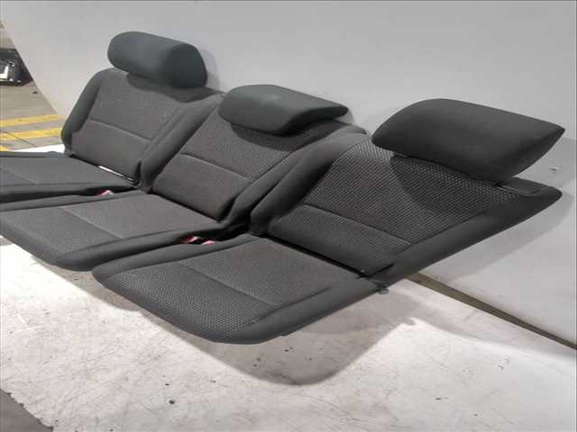Foto 3ª: Asientos Traseros Toyota Corolla 2.2 D-4D AUR10_) 177CV 130KW [2AD-FHV] (2007)