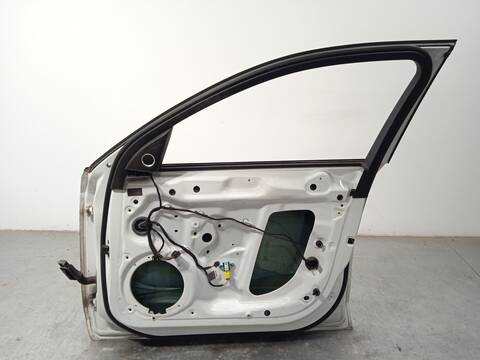 Foto 4ª: Puerta Delantera Derecha Audi A4 3.0 TDI QUATTRO AVANT 245CV 180KW [CDUC] (2014)