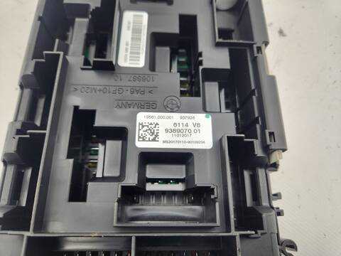 Foto 3ª: Caja Reles Fusibles Bmw Serie 1 114 118D 150CV 110KW [B47D20A] (2017)