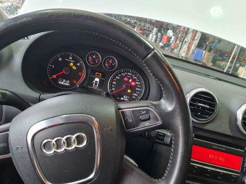 Foto 2ª: Volante Audi A3 1.6 TDI AMBIENTE 105CV 77KW [CAYC] (2010)