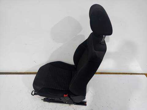 Foto 3ª: Asiento Delantero Derecho Volkswagen Polo ADVANCE BLUEMOTION 90CV 66KW [CUSB] (2014)