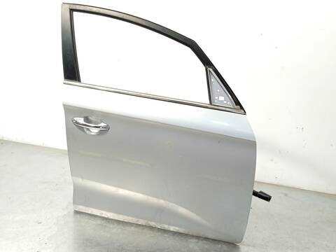Foto 3ª: Puerta Delantera Derecha Kia Carens CRDI 136CV 100KW [G4FD] (2018)