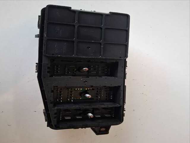 Foto 3ª: Caja Reles Fusibles Kia Carnival 2.9 CRDI VGT ACTIVE 185CV (1999)