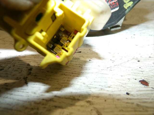 Foto 4ª: Cinturón Delantero Derecho Volkswagen Golf 1.9 TDI MODELO PLUS 2004-2009 [BKC] (2005)