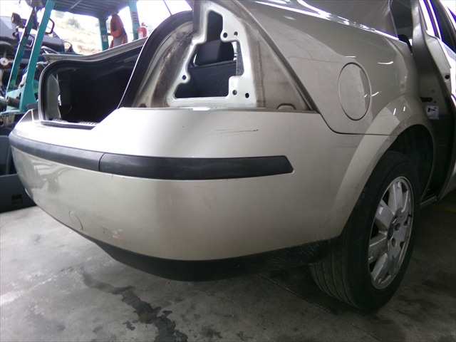 Foto 2ª: Paragolpes Trasero Ford Mondeo 2.0 TDCI 2000-2007 [HJBB] (2005)