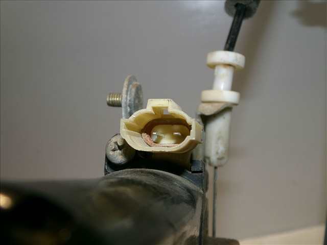 Foto 4ª: Elevalunas Eléctrico Trasero Izquierdo Hyundai Accent 1.5 CRDI 2002-2006 [D3EA] (2002)