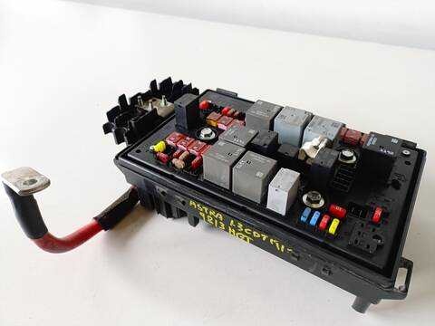 Caja Reles Fusibles Opel Astra ENJOY 1.3 16V CDTI 95CV