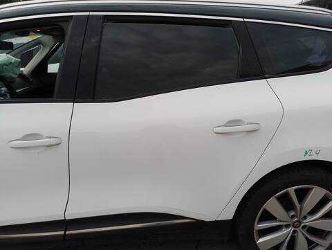Foto 4ª: Puerta Trasera Izquierda Renault Scenic BLACK EDITION 140CV 103KW IV [H5H B4] (2020)